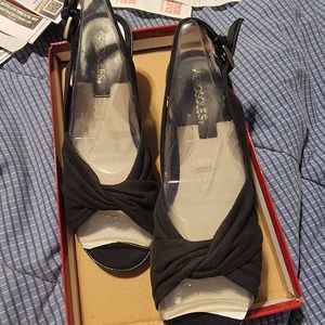 New Black Linen Womens  Aerosoles Sandals Size 7M